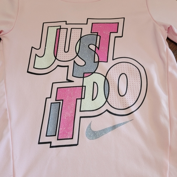 Nike top - Picture 3 of 8